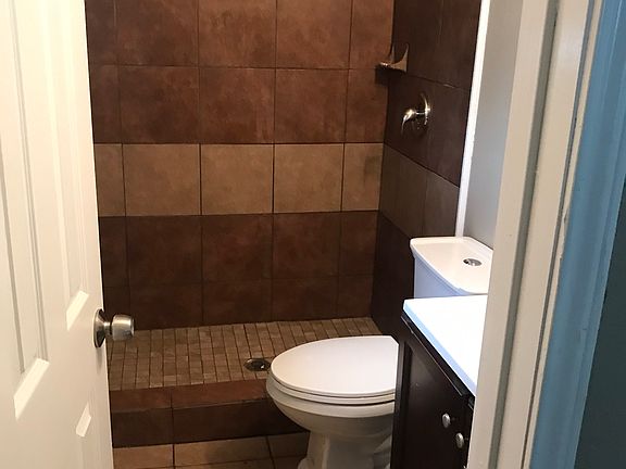 4th image of 167 Pleasant Valley St