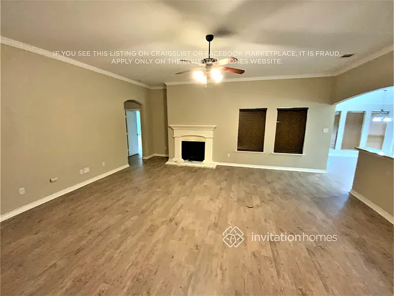 913 Sycamore St — Photo 2