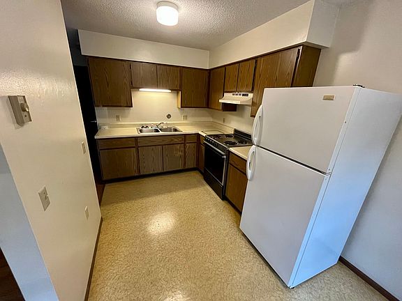 3rd image of 1005 E Grand Ave #1005G4