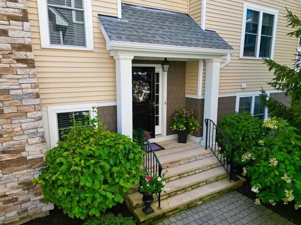53 Boatwrights Loop, Plymouth, MA 02360