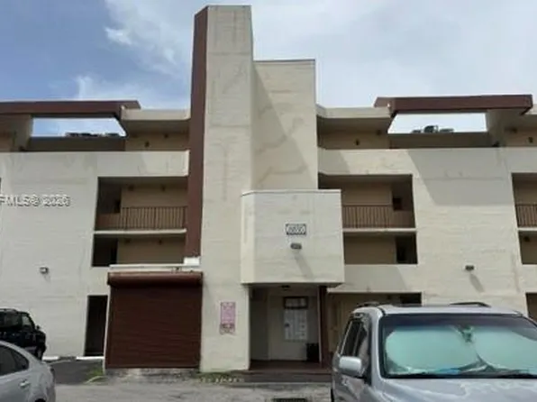 8850 Fontainebleau Blvd APT 203, Miami, FL 33172