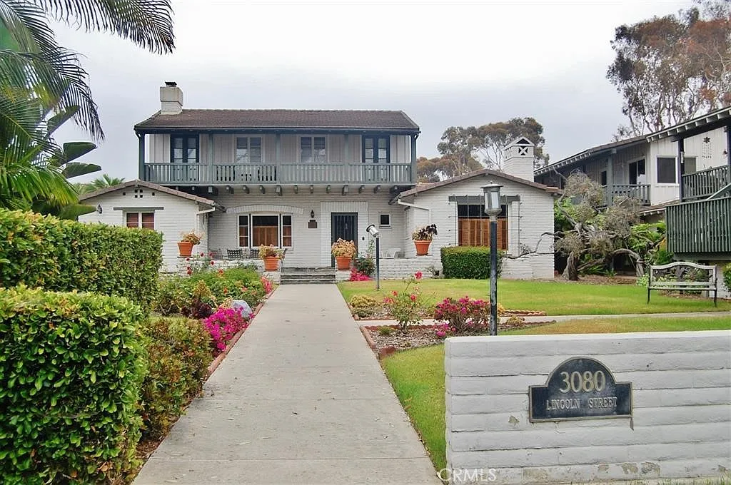 2 bed, 832 sqft, $4,000 — Photo 1
