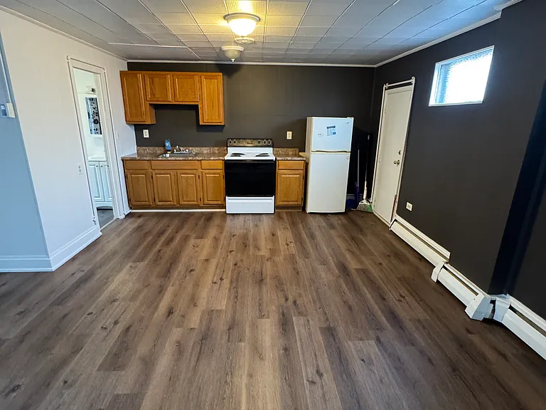 523 N 10th St #3 — Photo 4