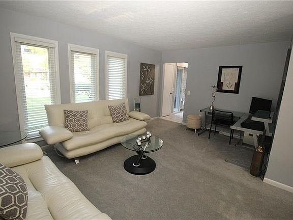 5th image of 38 Chippenham Dr