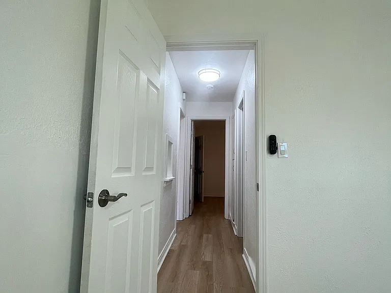 725 Eubanks — Photo 16