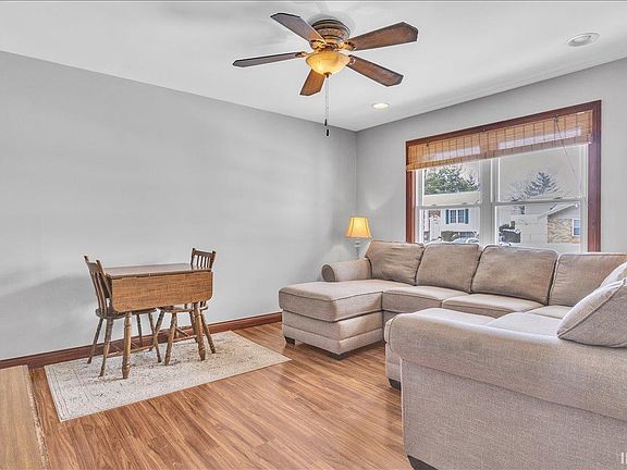 3rd image of 5708 Berry Ln