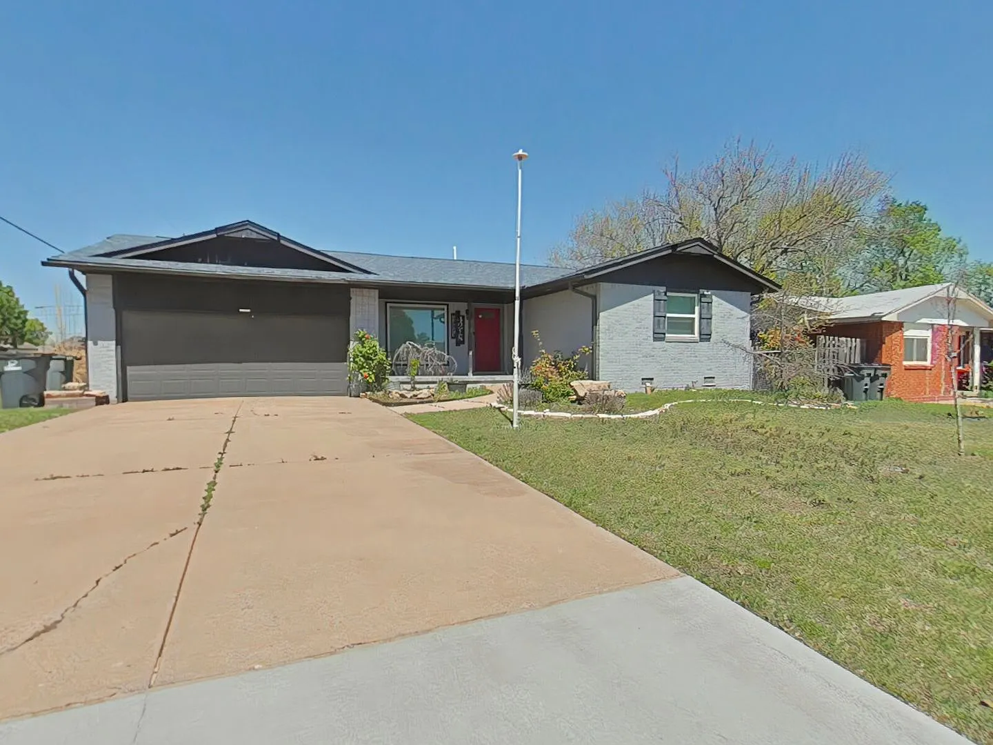 4218 SE Camden Way — Photo 1