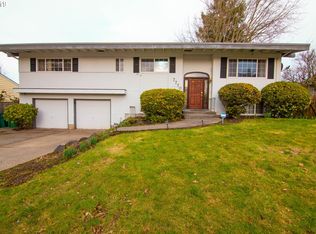 7770 SW Hillcrest Pl, Beaverton, OR 97008