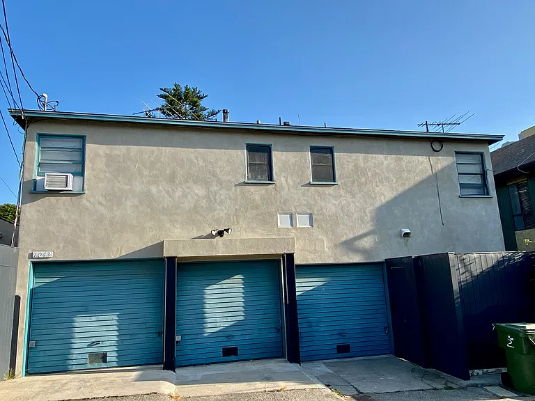 1043 Grant St #A — Photo 14