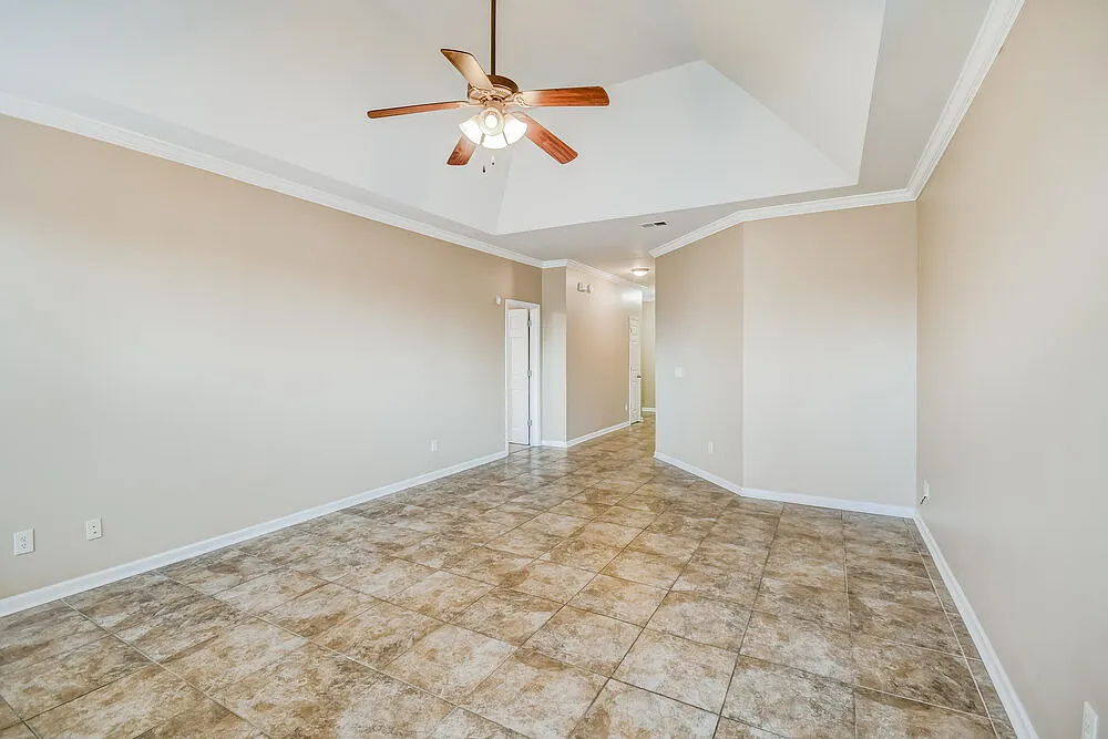 3 bed, 2.0 bath, 1500 sqft, $1,620 — Photo 4