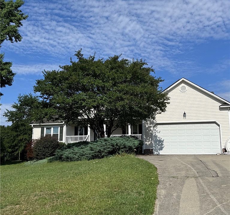 1st image of 124 Sycamore Ct