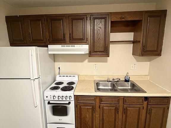 5th image of 123 W 7th Ave APT 8