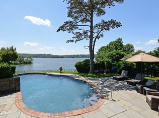 535 Centre Island Rd, Oyster Bay, NY 11771