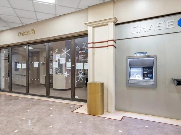 269 Grand Central Parkway image 20 of 25