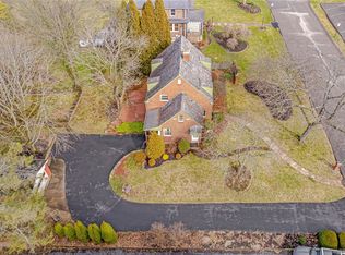 2007 Woodside Rd, Glenshaw, PA 15116