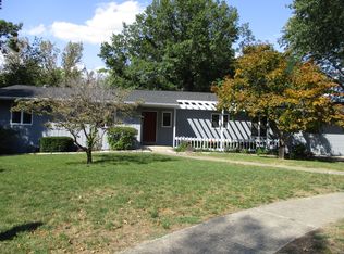 4410 Country Manor Ct, Decatur, IL 62521