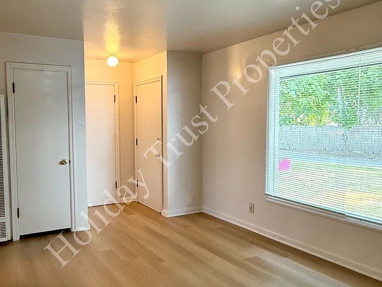 314 Cleveland Ave SE — Photo 2
