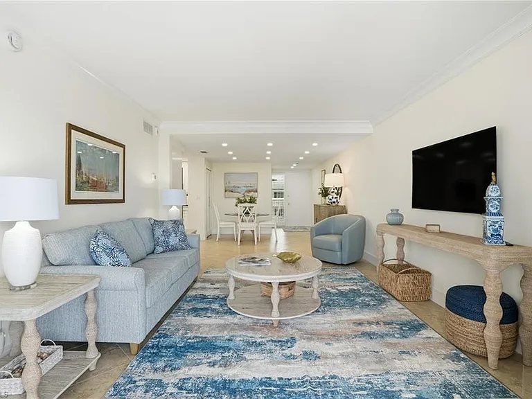 3443 Gulf Shore Blvd N #814 — Photo 18