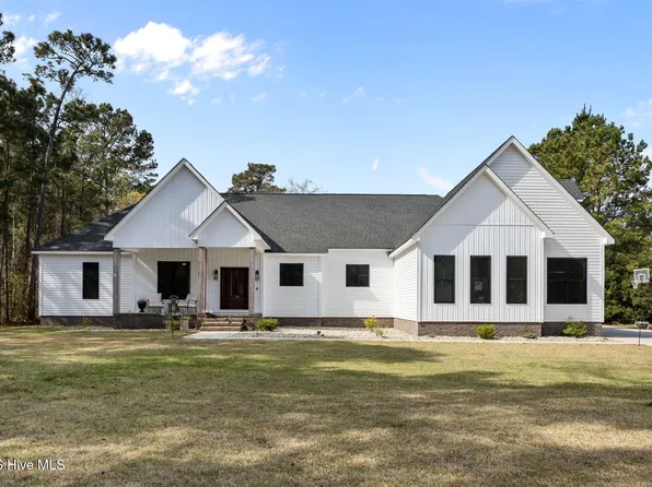 111 Blue Jay Way, Stella, NC 28582