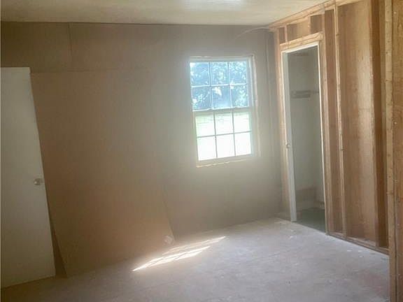 3rd image of 205 W Tish Dr