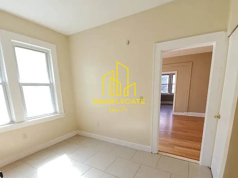43 Underwood St #22R — Photo 3