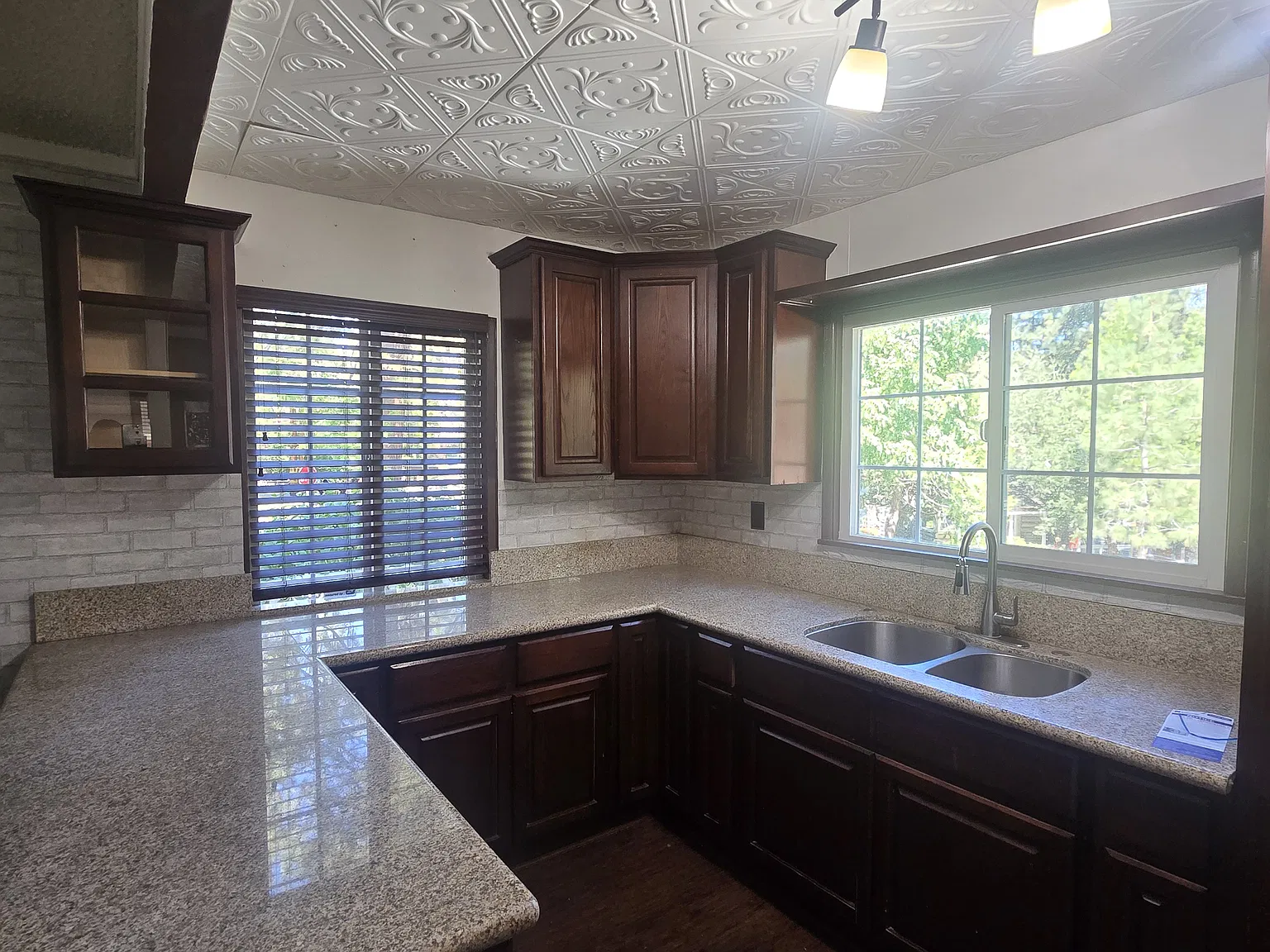 3 bed, 1408 sqft, $2,500 — Photo 4