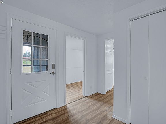 3rd image of 20320 SE Walgren Rd