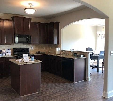 4th image of 236 Leland Ln #59