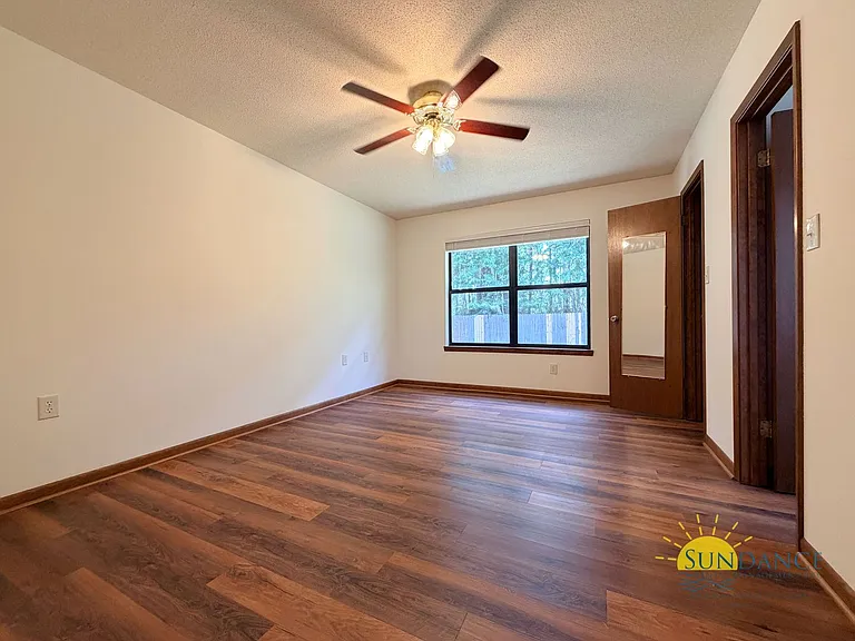 1055 Quail Hollow Dr — Photo 14
