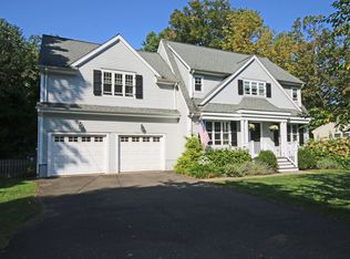 93 Nonopoge Rd, Fairfield, CT 06825