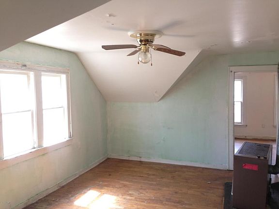 2nd image of 944 Jennette Ave NW