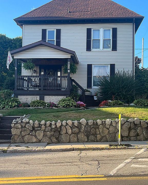 1st image of 909 Main St