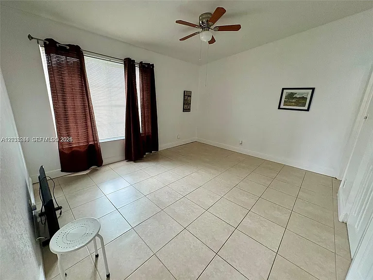 5534 Lakewood Cir S #H — Photo 8