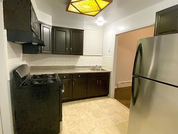 3rd image of 9235 Foster Ave APT 1