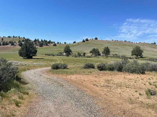 Ager Beswick Rd, Montague, CA 96064