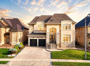 9 Lauderhill Rd, Brampton, ON L6P2Z1