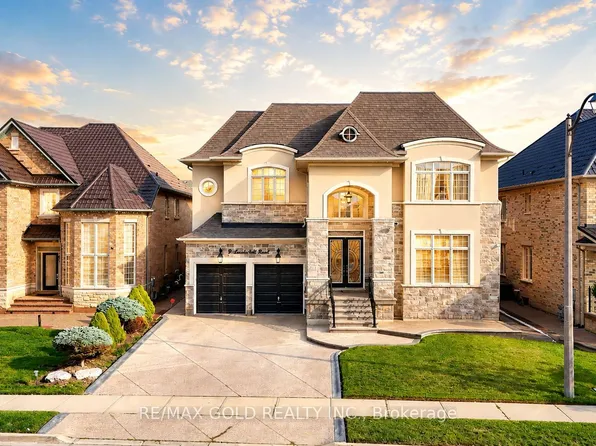 9 Lauderhill Rd, Brampton, ON L6P 2Z1