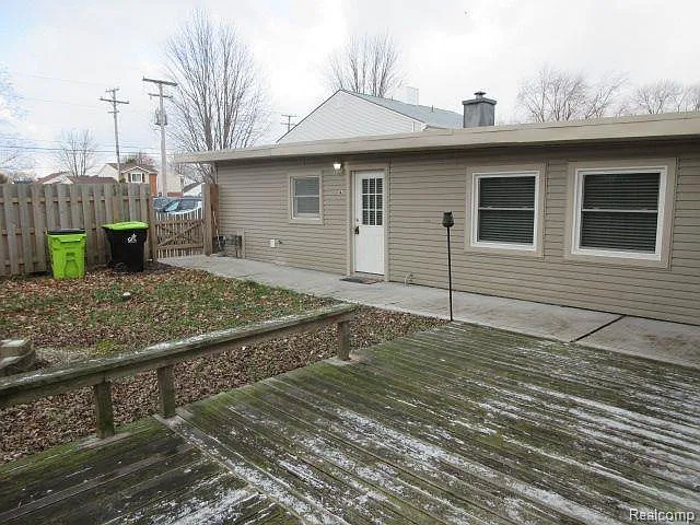 35600 Union Lake Rd #A — Photo 16