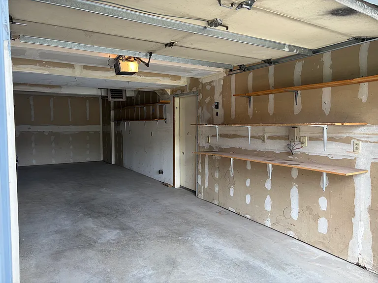 OVERSIZED TANDEM GARAGE