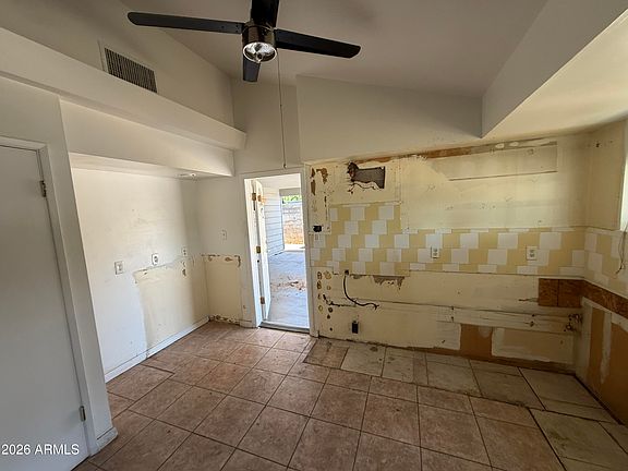 4th image of 1112 W BETHANY HOME Road