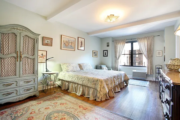 Sold by Corcoran | media 16