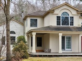 14 McKinstry Dr, Charlton, MA 01507