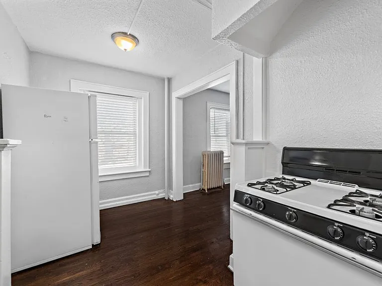 4400 Jarboe St — Photo 10
