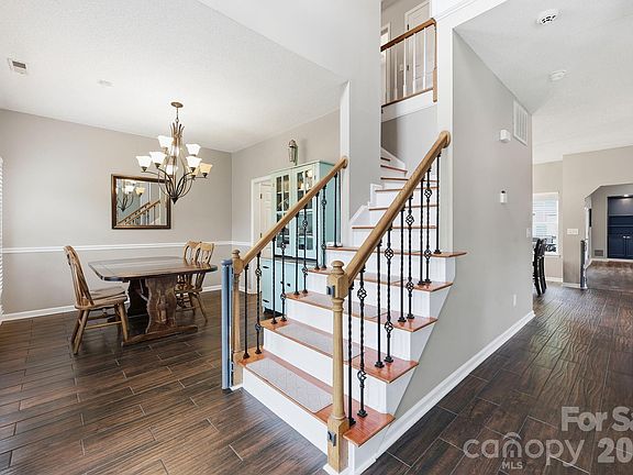 4th image of 1955 Stratton Ct