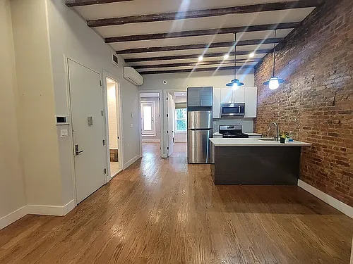 492 Marion St #2A Photo 1