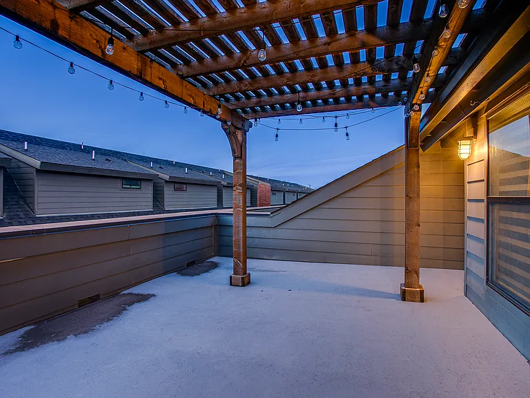 602 Finley Ct — Photo 36