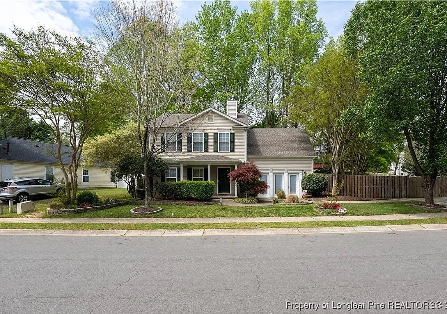 Room in 5 Bedroom Home at Feldspar Way — Photo 2
