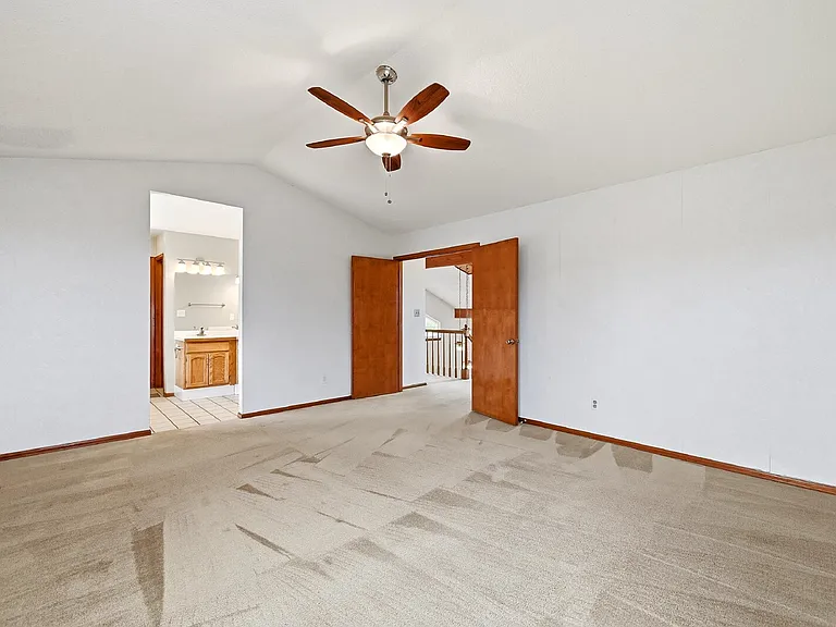 110 Mobray Ct — Photo 23