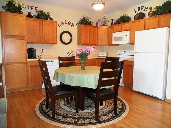 5th image of 601 Levander Way APT 203