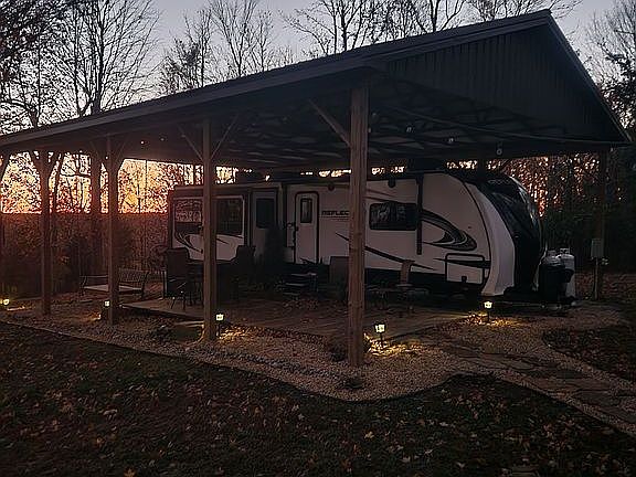 4th image of 282 Hollis Ln